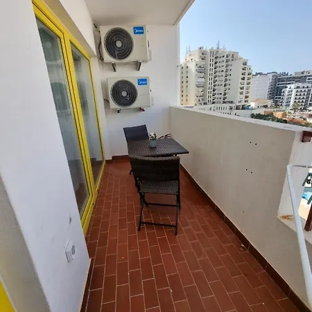 Apartamento T1 Com Piscina, Junto A Praia Da Rocha! アパート *