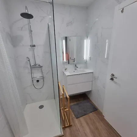 Apartamento T1 Com Piscina, Junto A Praia Da Rocha! * Portimao